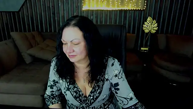 دردشة IrissMoon الجنسية المباشرة