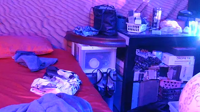 BusyB1983: απευθείας συνομιλία ΧΧΧ