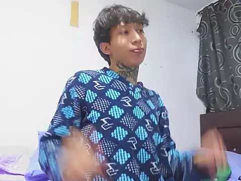 Онлайн чат XXX Alexander_2003Castro