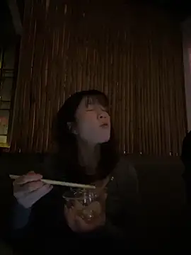 Chat +18 de littleqiu ao vivo