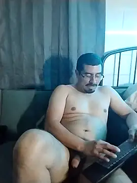 k1oudE 即時 XXX 聊天