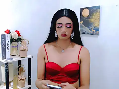 Queeny_Cassandra Show in webcam