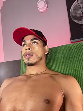 Chat +18 de Ken-boy_ ao vivo