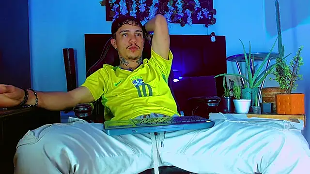 HannibalLester 网络视讯表演