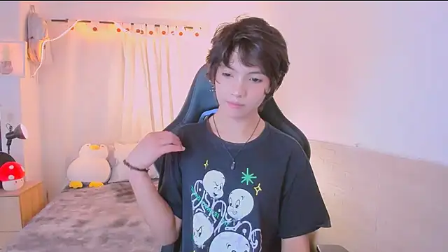 Sweet_Allan Show in webcam