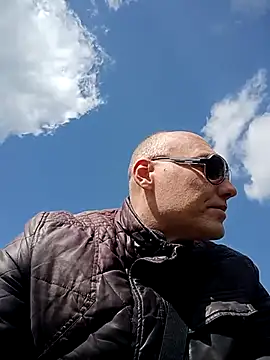 XXX chat uživo modela Sam_Colt