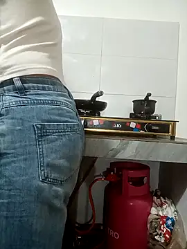 nangmo élő XXX-chatje