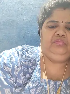 tamilthanushri Chat XXX in diretta