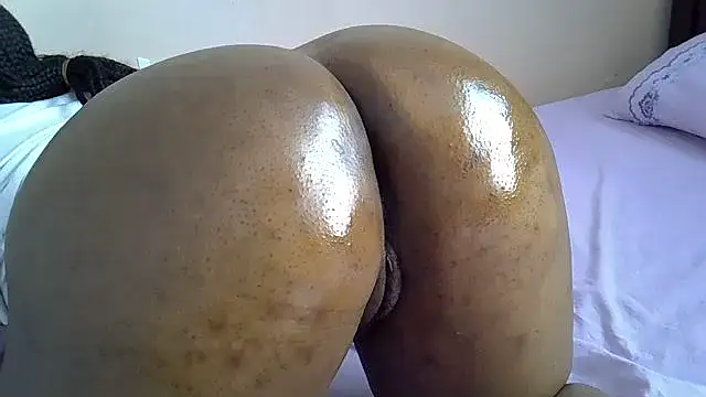 Pokazy przed kamerką – Cute-amisa