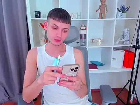 andboyfor6 webkamerás műsora