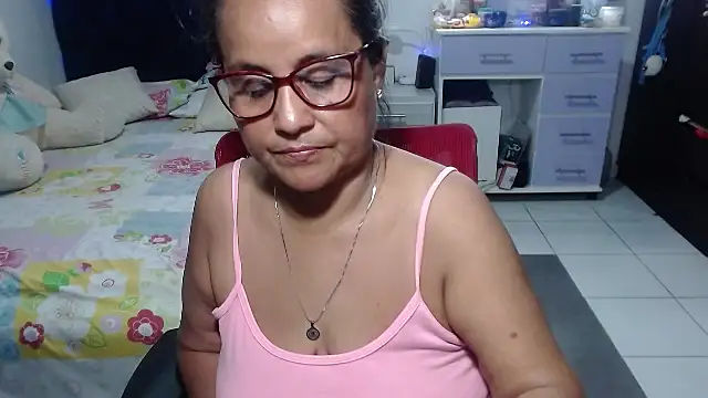 pervert_mommy_ Chat XXX in diretta