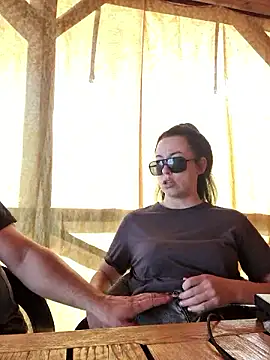 -Pupsiki-'s Live Chat Room