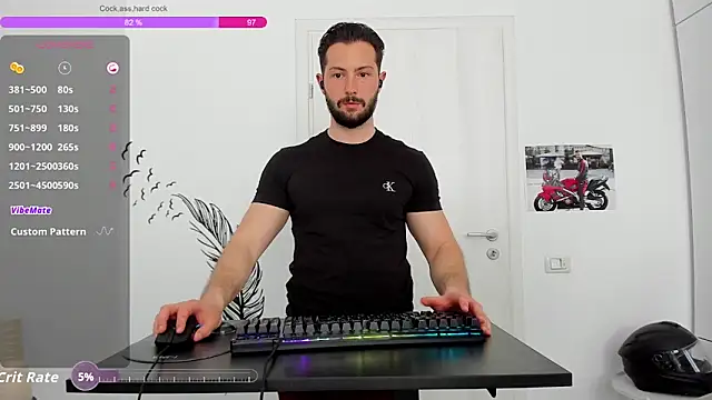 ZackFraser's Live XXX Chat