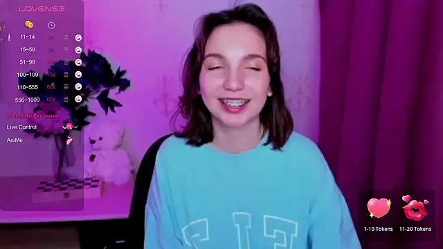 Chat XXX en directo de KindHazelHere_