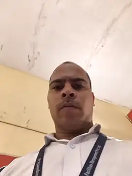 XXX chat uživo modela Vickyrajput009