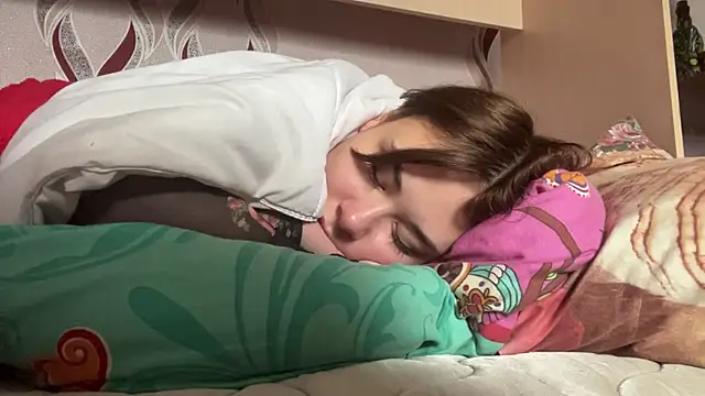 MarcieAdjei 라이브 XXX 채팅