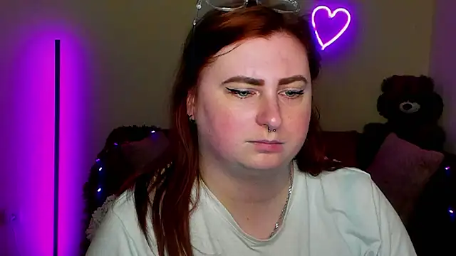 Chat +18 de Alicia_love00 ao vivo