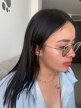 Anni_Rose Adlı Modelin Canlı XXX Sohbeti