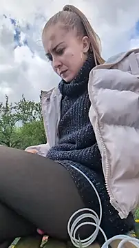 Pokazy przed kamerką – Risky_girl23_