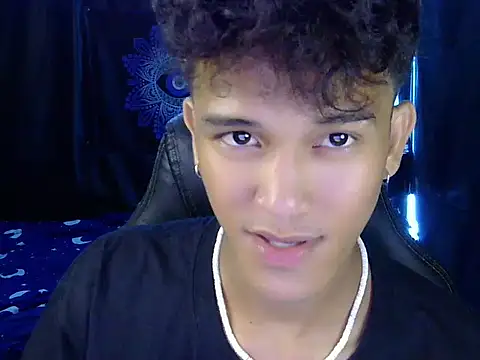 hugekenbigcock Show Webcam