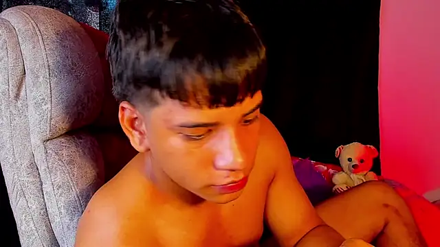 Aless_bigg live XXX chat