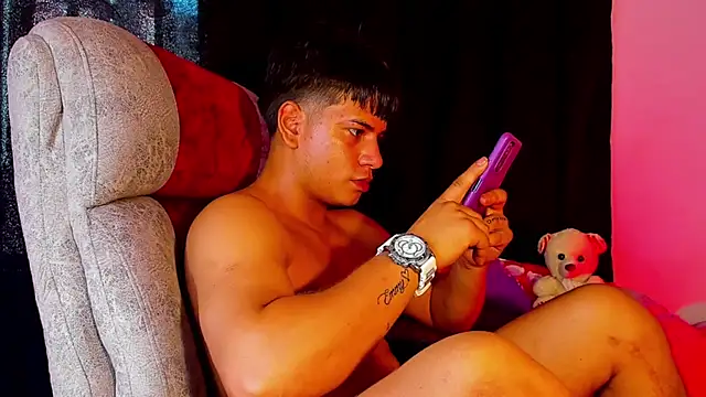 Chat +18 de Aless_bigg ao vivo