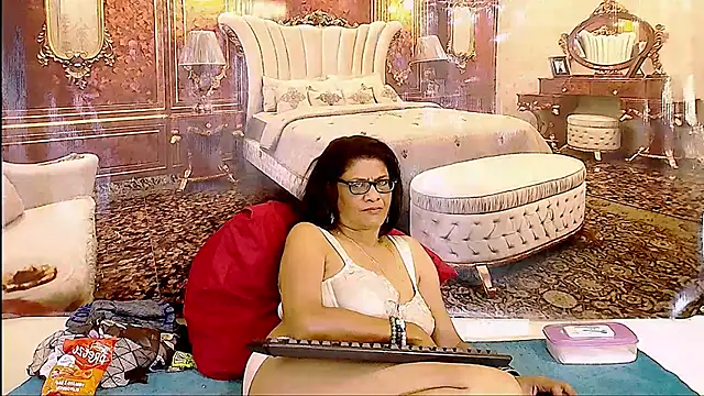 IndianAllure Chat XXX live