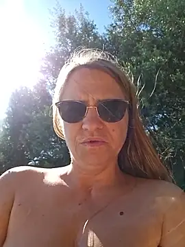 XXX chat uživo modela BLONDKICIA1