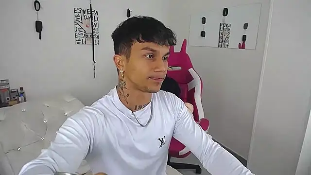 Leonard_Price Pertunjukan Webcam