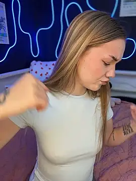 Онлайн чат XXX MilaMoone