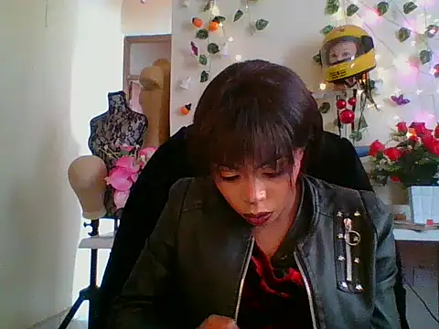 Anaconda2350 Chat XXX live