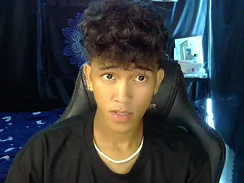 hugekenbigcock Pertunjukan Webcam