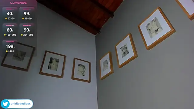 Ackerman_Eren_: διαδικτυακό σόου στην κάμερα