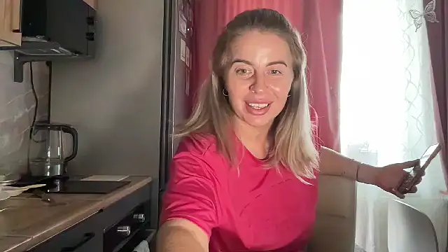 Lisorine: διαδικτυακό σόου στην κάμερα