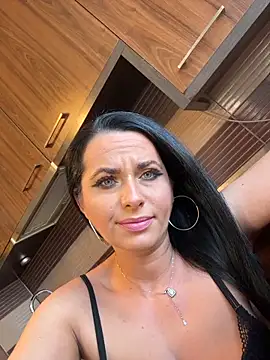 Chat +18 de Hotmomcheckk_ ao vivo