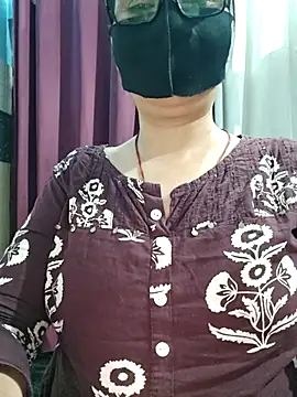 Aishwaryaa_69's Live XXX Chat