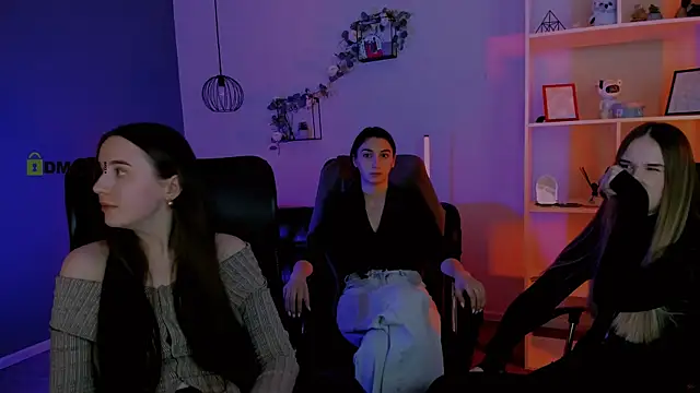 Show modela mila_firee na web-kameri