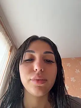 SilkyMira – webcam-show