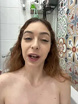 LynaFrost's Live XXX Chat