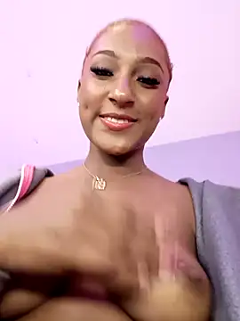 XXX chat uživo modela NatashaMilley