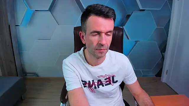 SteveTiger: онлайн-секс-чат