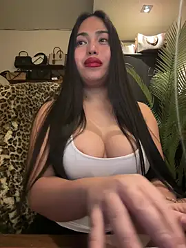 XGoodnessGracious' Live XXX Chat