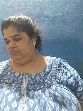 tamilthanushri Chat XXX in diretta