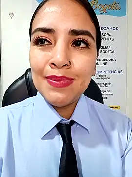 MAYE__13 লাইভ XXX চ্যাট