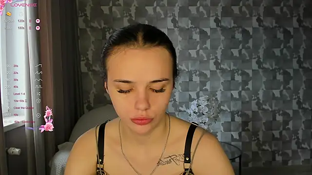 Kseni_a Chat XXX in diretta
