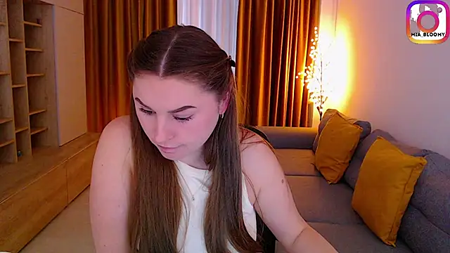 mia_bloomy Chat XXX live