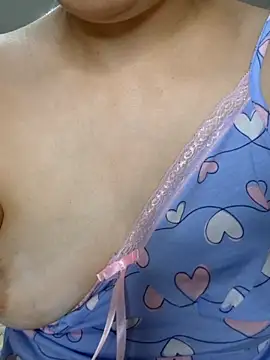 Emi_hot1 Live XXX-Chat