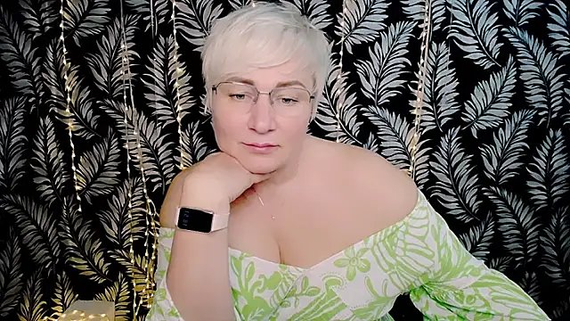 Olivia_playfuln Webbikameraesitys