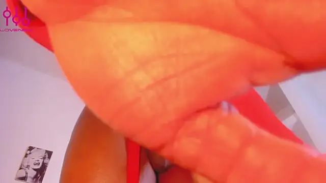 Show modela Lanna_big33 na web-kameri