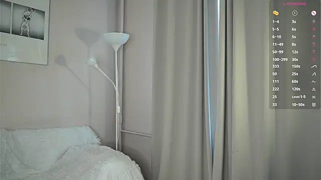 แชท XXX สดของ KarraSilent